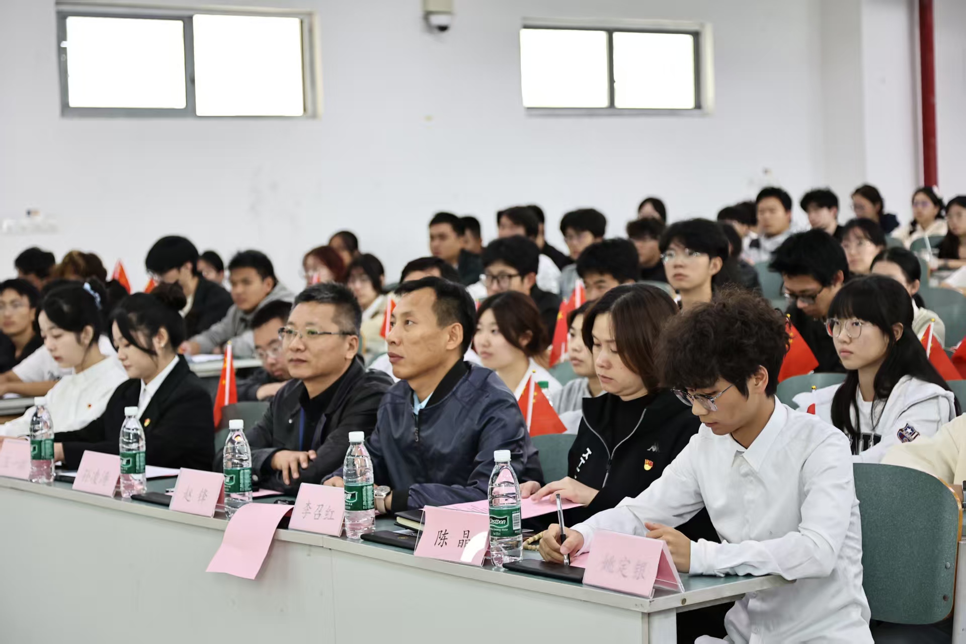 ZKVu_1761728972748056421.jpg